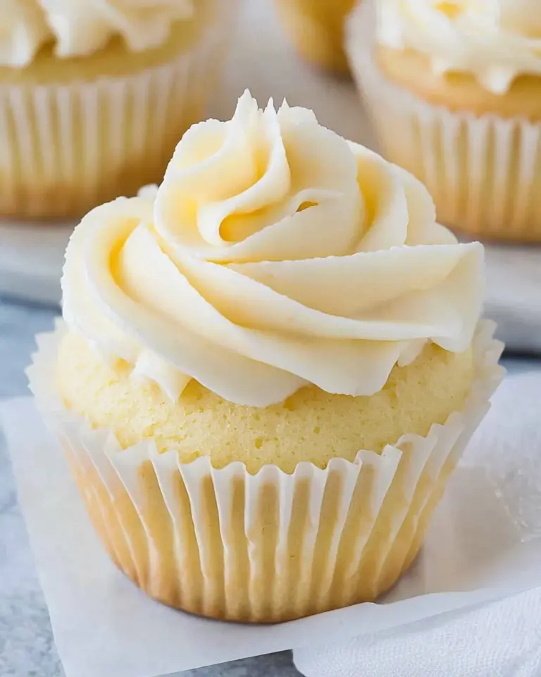 Classic Vanilla Cupcakes